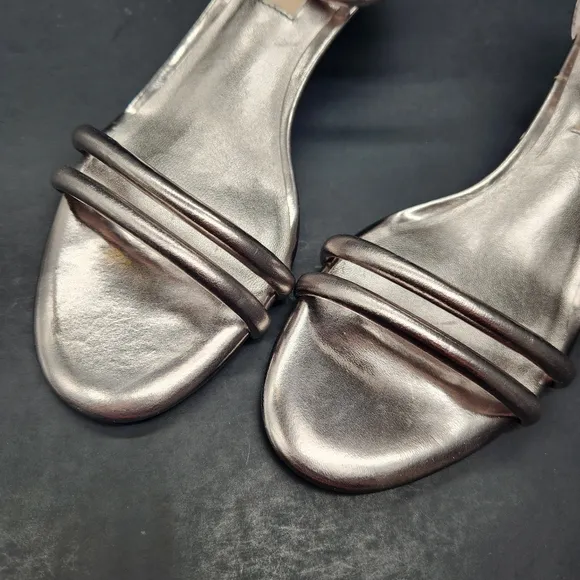 Antonio Melani sandals 5.5 Narrow silver leather padded strappy kitten new $150