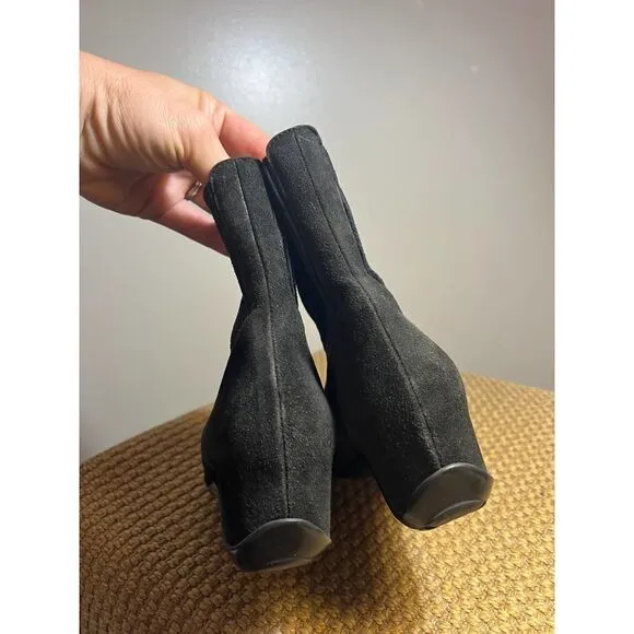 Aquatalia Black Weatherproof Suede Versus Ankle Boots/Booties Sz. 7