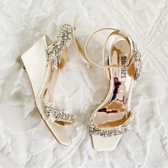 Badgley Mischka Blakely Rhinestone Wedge Heel New $275