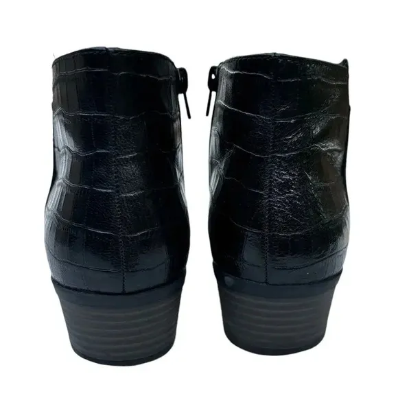 Clarks Artisan Ankle Boots Black Leather Alligator Booties Heel Women's Size 10