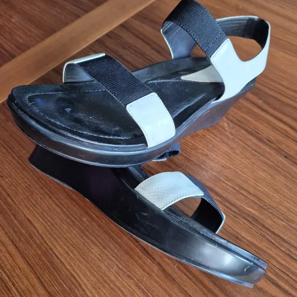 Dansko Black and White Wedge Sandals 42