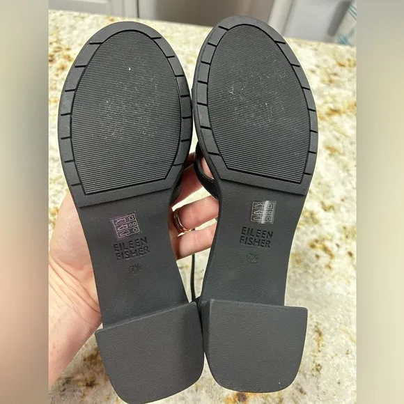 Eileen Fisher Noni Women's Sandals Black Leather Low Heel Ankle Strap Size 7.5