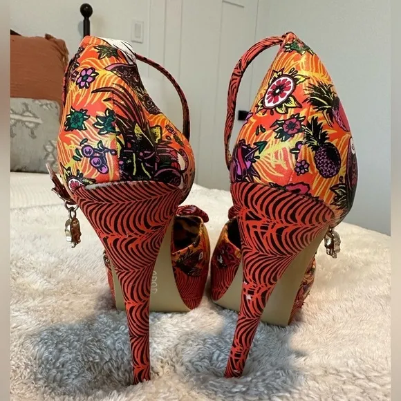 IRON FIST LOCO KOKO PLATFORM HEELS Long Gone Orange Print w/ Charm on Strap sz 9