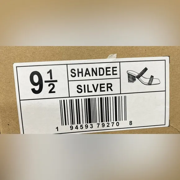Journee Collection Womens Shandee Block Heel‎ Pumps  Size: 9.5 Color: Silver