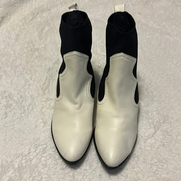 MIA Boots Nicky Black White Western Booties - Size 8.5