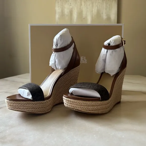 Michael Kors Kimberly Wedge Leather Sandals-Brown/Luggage-Size 9🌸