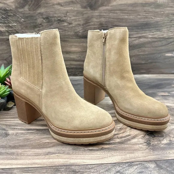 NIB Steve Madden Searches 8.5M Sand Suede Block Heel Ankle Boots