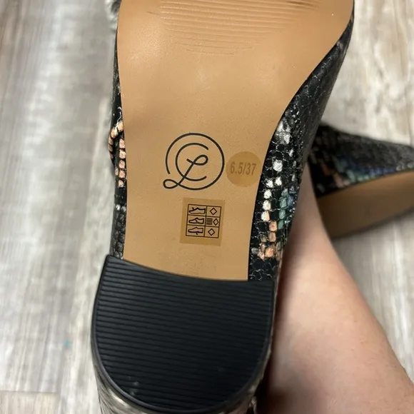 NWOT Chinese Laundry Daria Mars Snake Print Ankle Boots