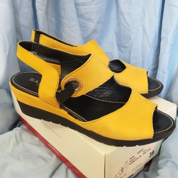 💥Offers Welcome💥Sabrinas Yellow Women's Sandals
