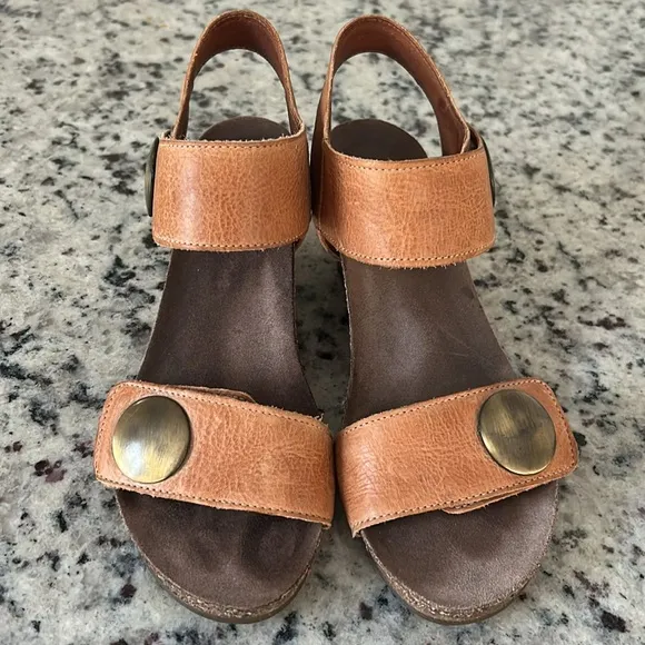Taos Carousel Wedge Leather Sandals Size 38 US 7 7.5