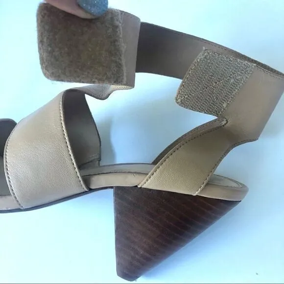 VINCE CAMUTO CAMEL LEATHER SANDALS