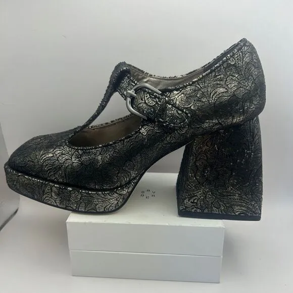 Women's Circus by Sam Edelman Black &amp;Gold Platform Size 8.5